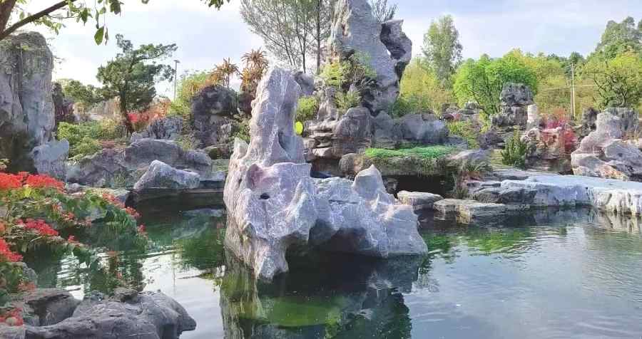 昆山假山鱼池